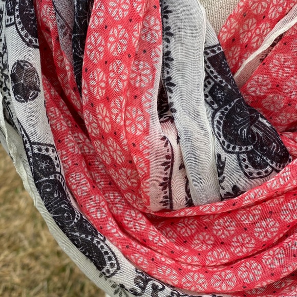 Scarf - Picture 3 of 4